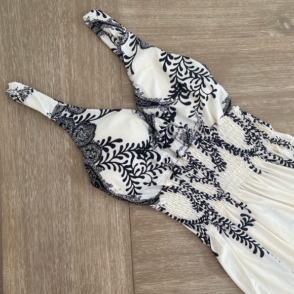 Black & White Maxi Summer Dress - Picture 2 of 3